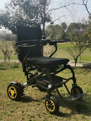 10 km rijafstand Elektrische rolstoel van koolstofvezel voor gehandicapten