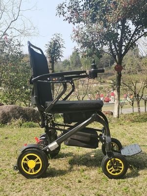 10 km rijafstand Elektrische rolstoel van koolstofvezel voor gehandicapten